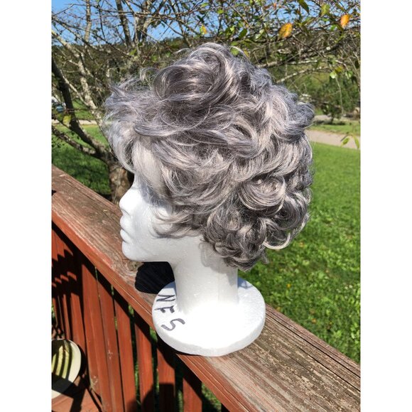 Wig Short Curly Gray With Bangs Silver Layered Hair Wavy Grey Womens - Picture 1 of 13